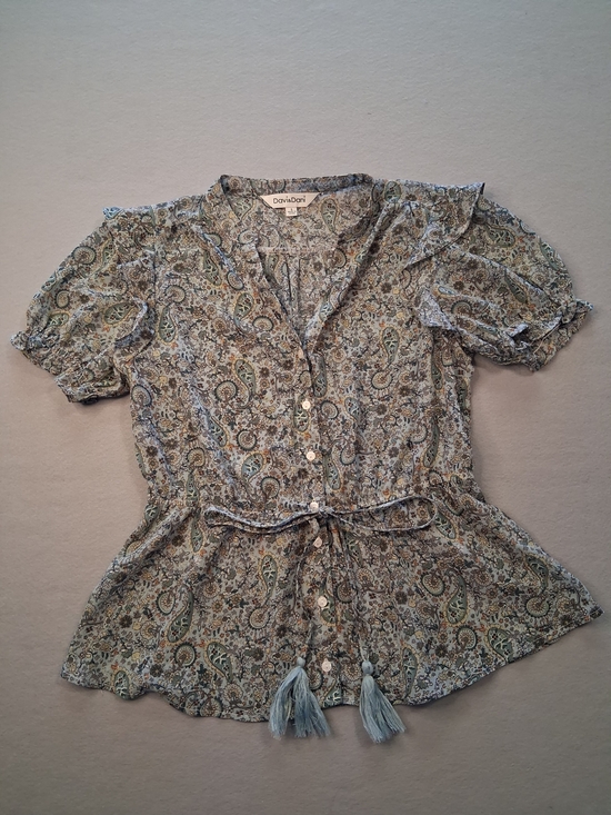 DAVI & DANI Tops - DAVI & DANI Light Sage Paisley Button-Up Tie Blouse